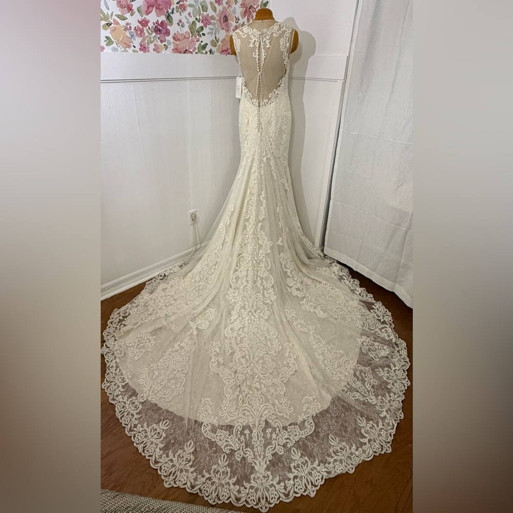 David Tutera for Mon Cheri "Afina" Wedding Dress - Size 12 - Ivory/Gold - Picture 6 of 11